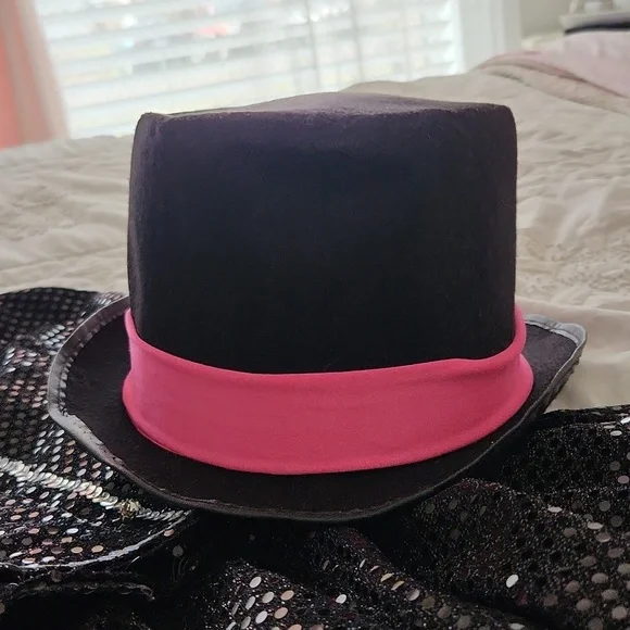 Stunning, 3 piece Glitzy dance costume - Picture 2 of 9